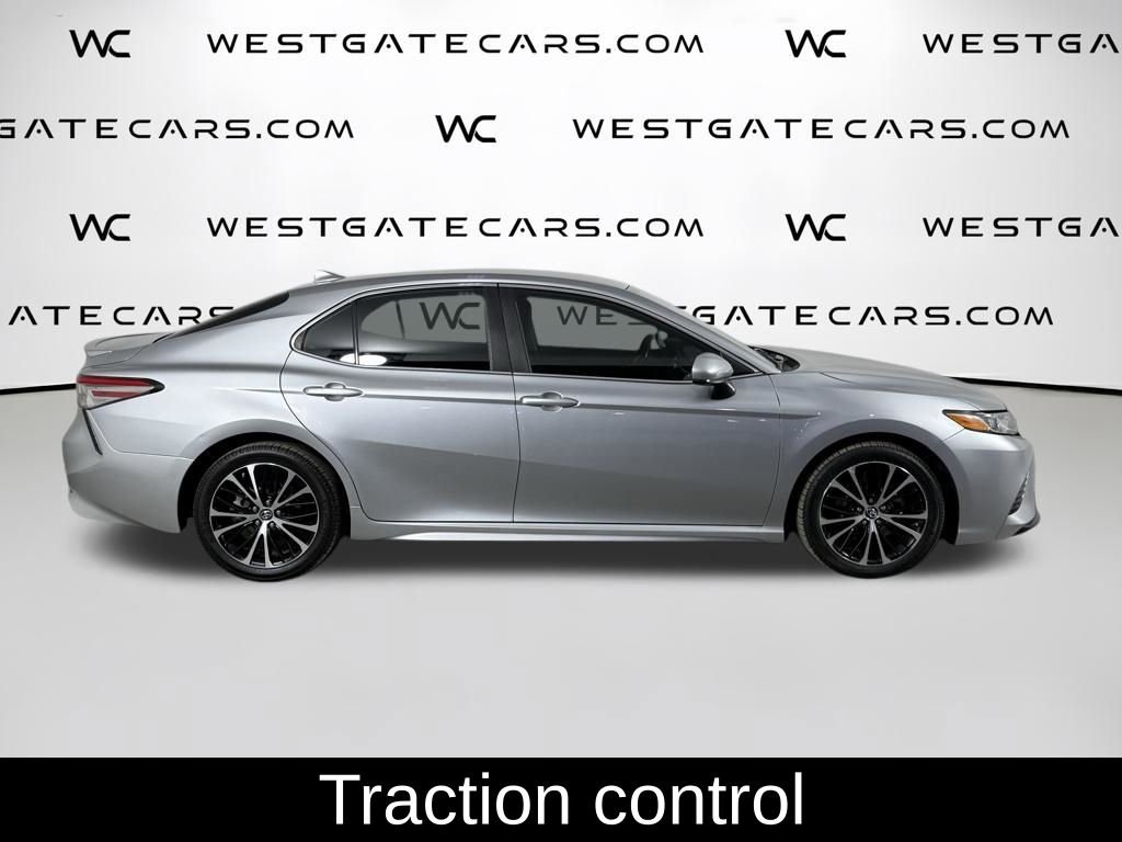 Used 2019 Toyota Camry SE image 5