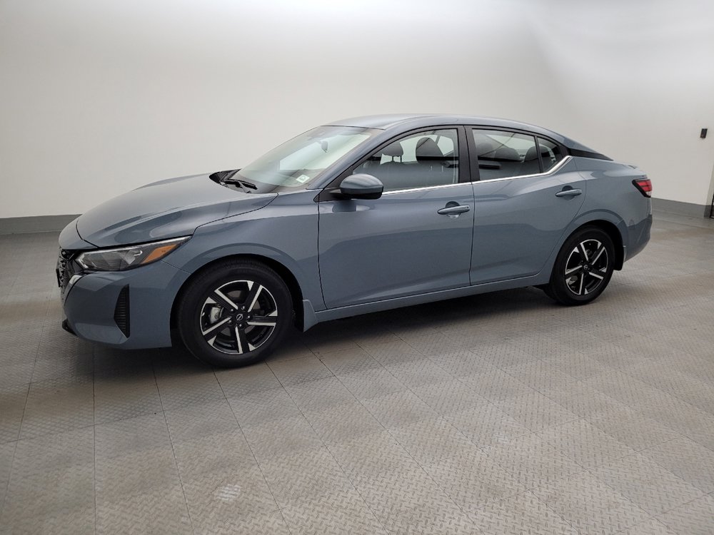 Used 2025 Nissan Sentra SV FWD image 2