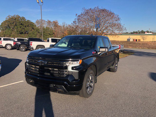 Used 2024 Chevrolet Silverado 1500 RST AWD/4WD image 2