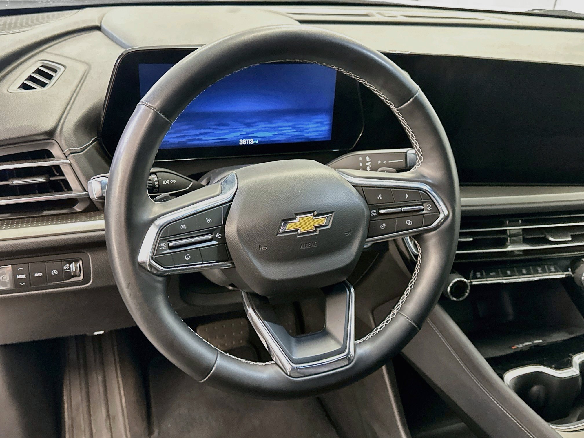Used 2025 Chevrolet Traverse LT AWD/4WD image 18
