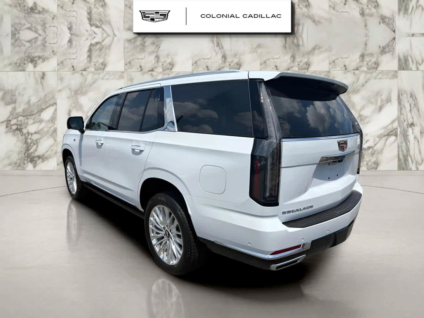 Used 2026 Cadillac Escalade Luxury w/ LPO, Floor Liner Package AWD/4WD image 2
