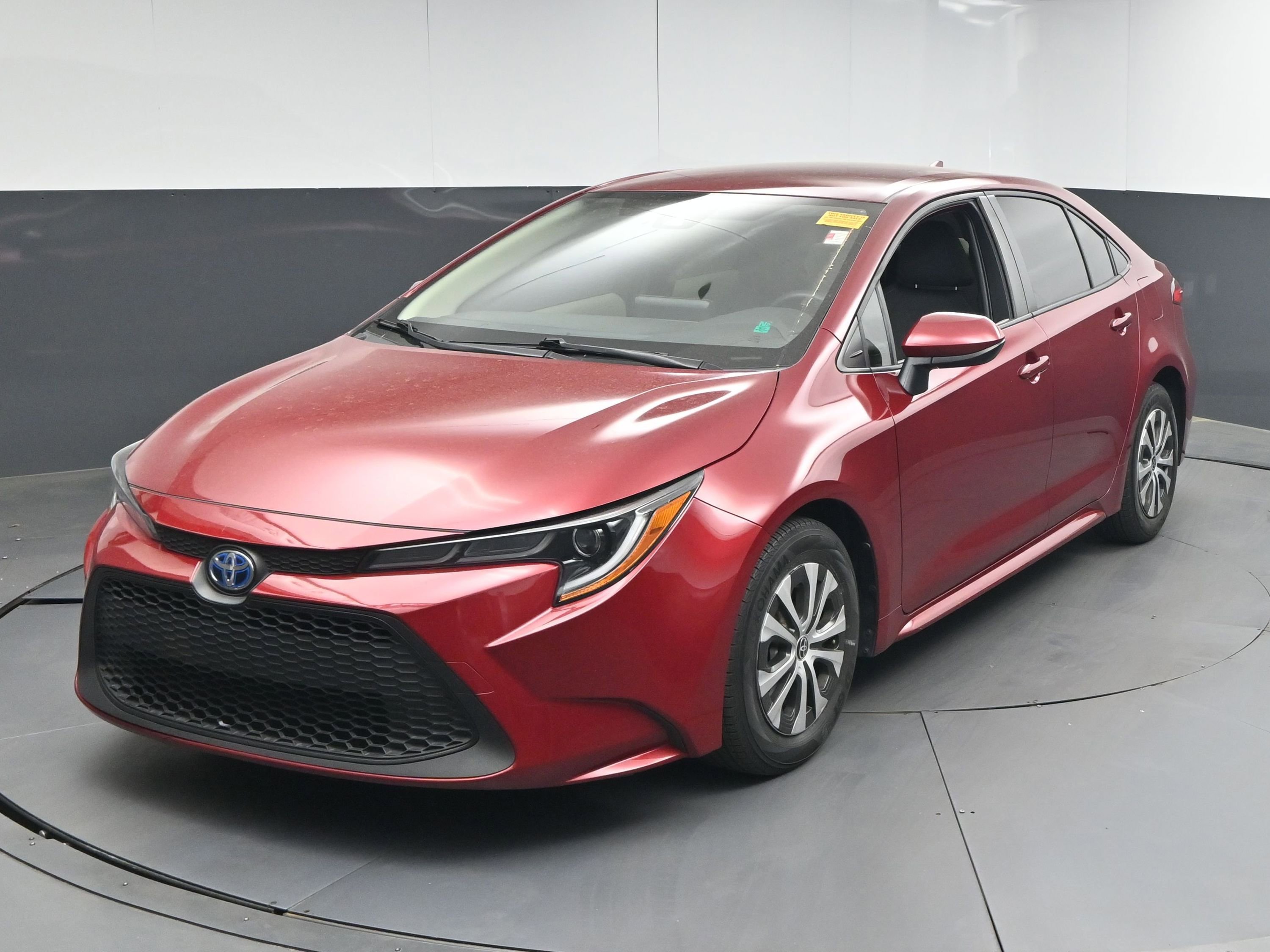Used 2022 Toyota Corolla LE FWD image 1