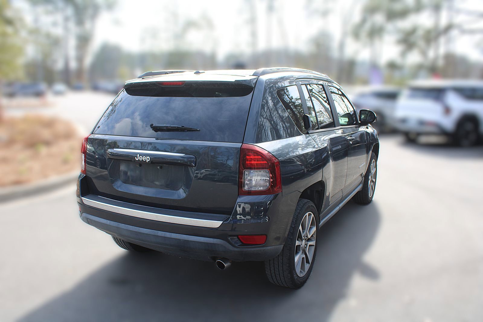 Used 2015 Jeep Compass Limited w/ Sun/Sound Group image 11