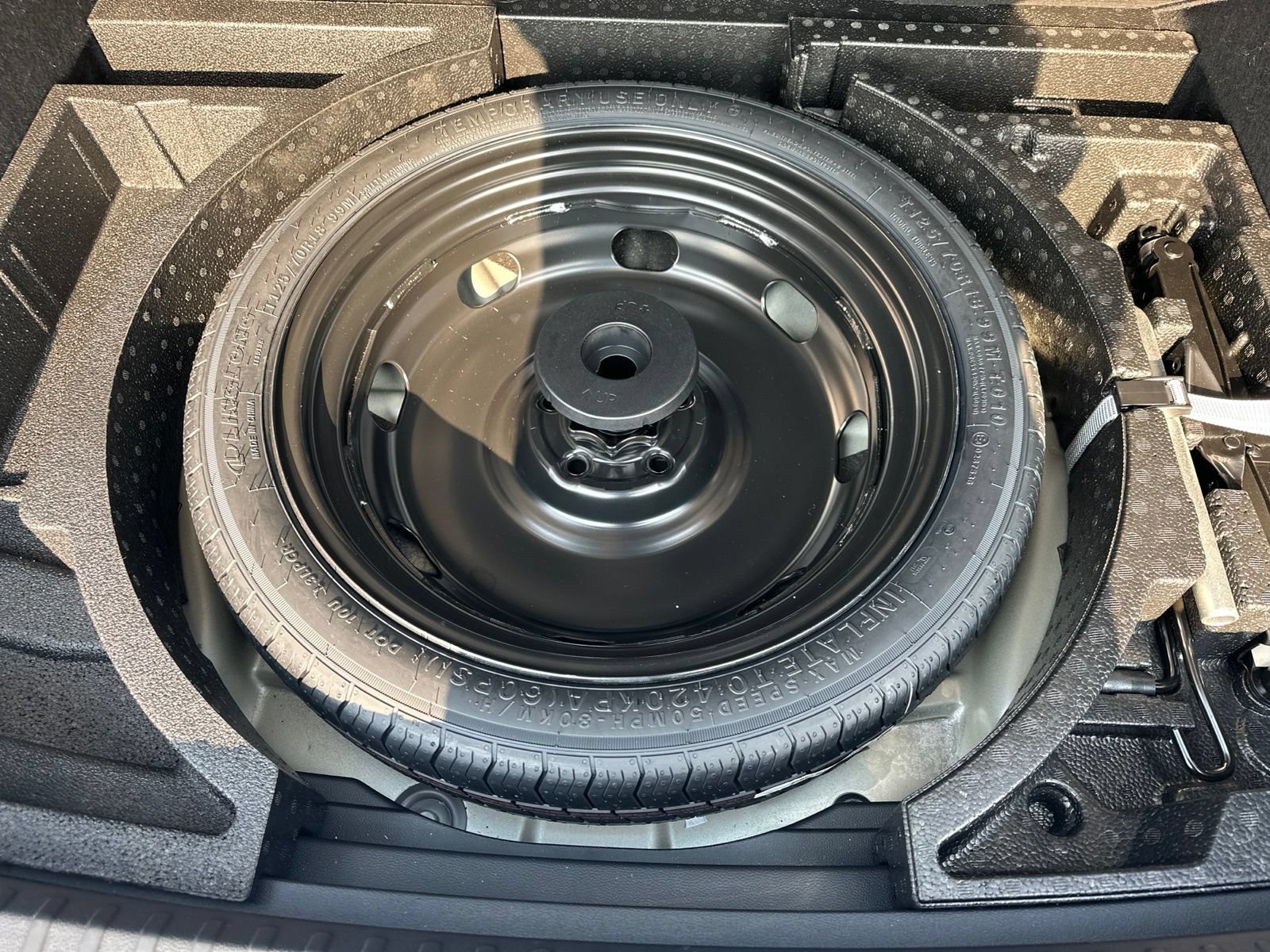 Certified 2025 Volkswagen Taos S AWD/4WD image 28