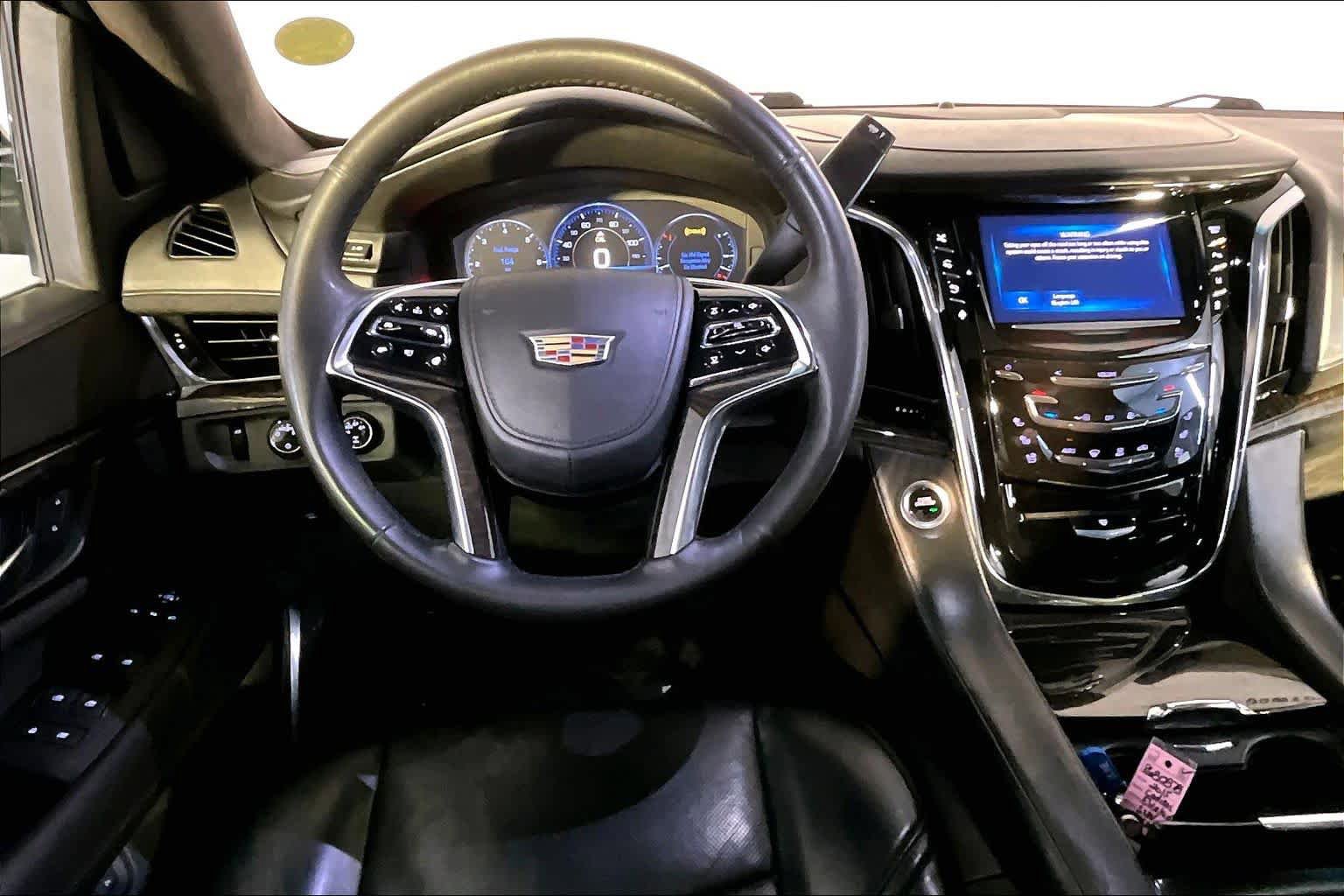 Used 2015 Cadillac Escalade Platinum AWD/4WD image 5