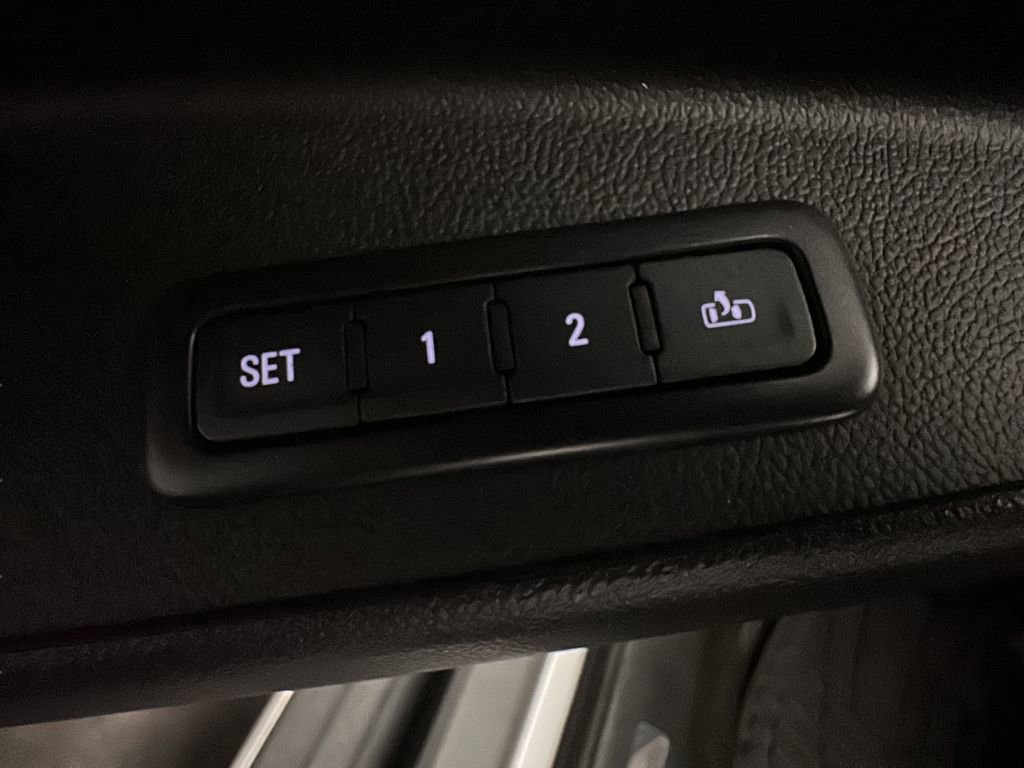 Used 2018 GMC Yukon Denali w/ Open Road Package AWD/4WD image 11