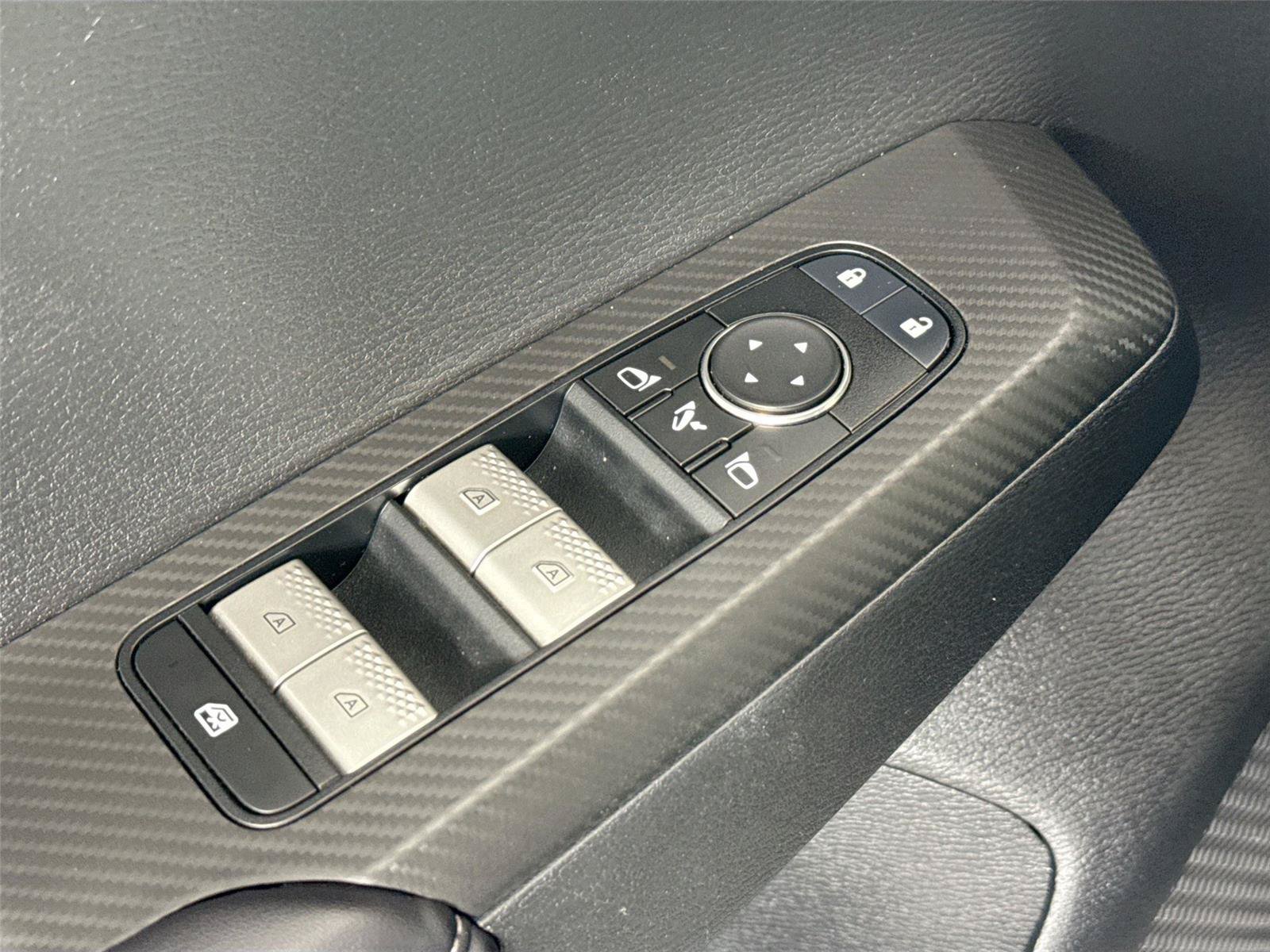 Used 2024 Mitsubishi Outlander SEL FWD image 28