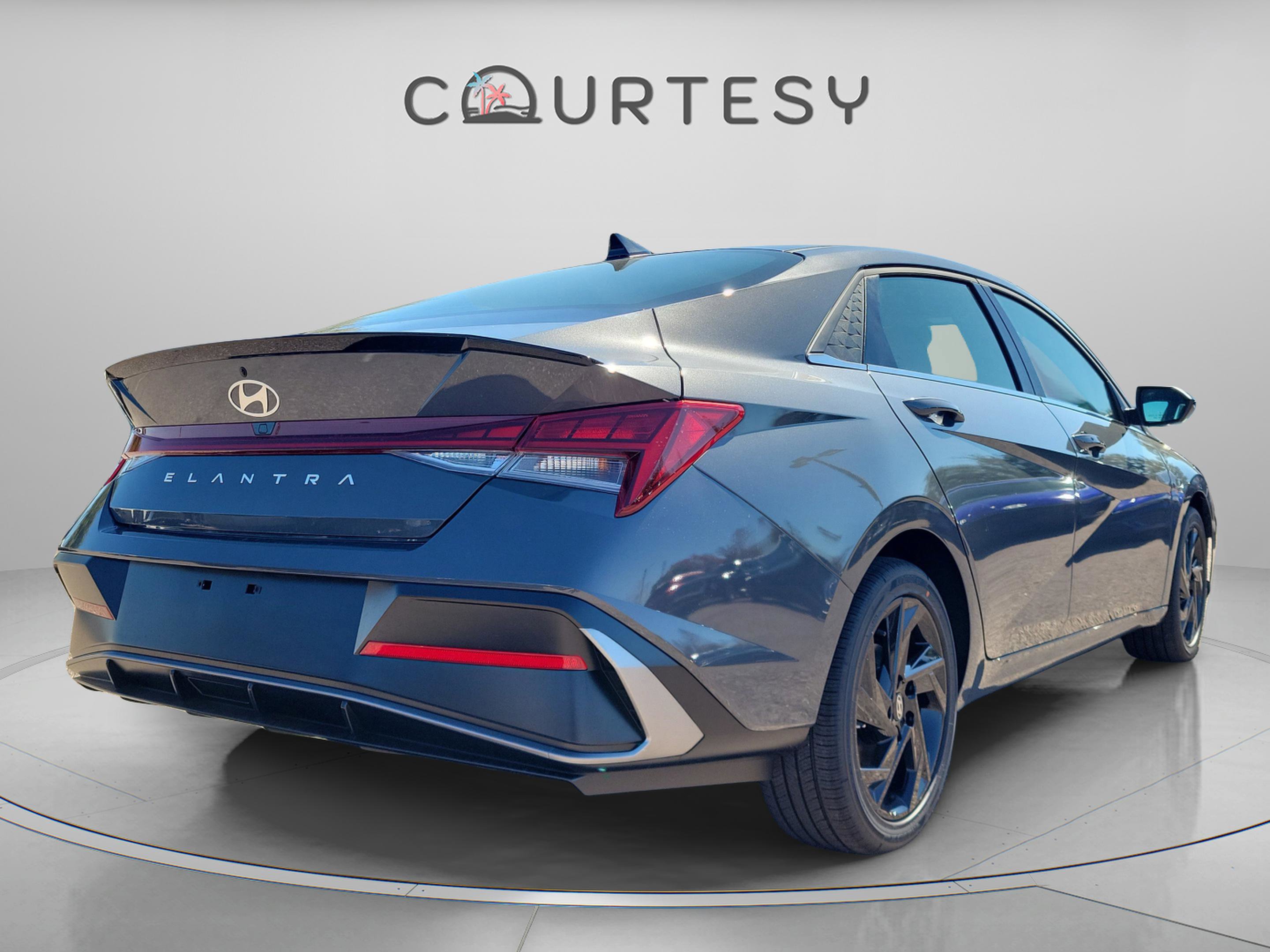 New 2026 Hyundai Elantra SEL Sport image 4