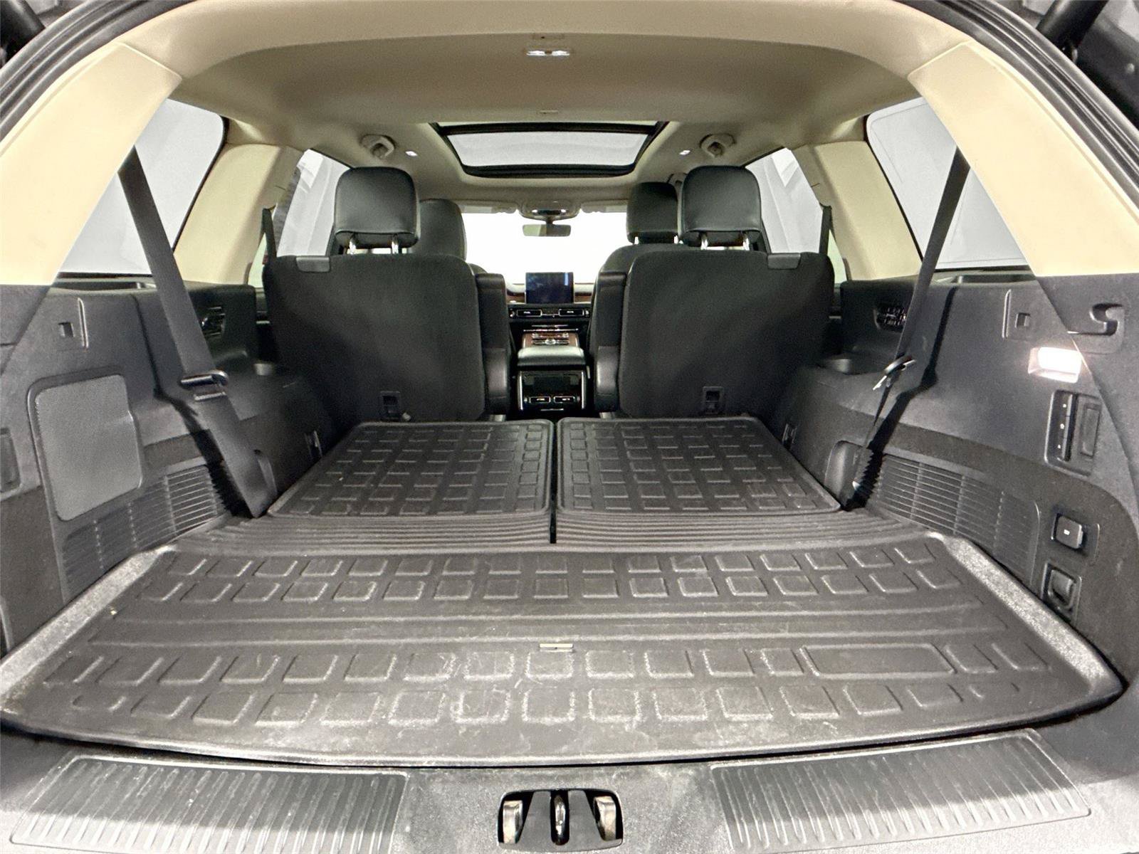 Used 2022 Lincoln Aviator Reserve AWD/4WD image 38