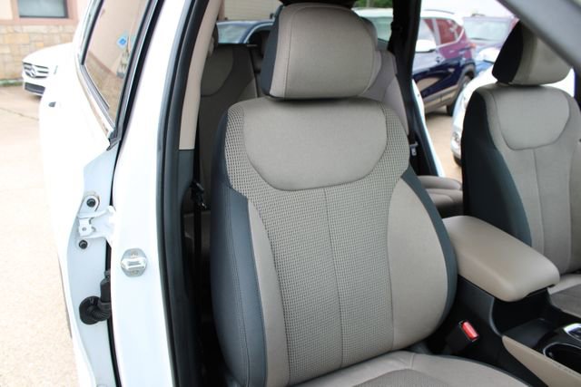 Used 2019 Hyundai Santa Fe SEL FWD image 41