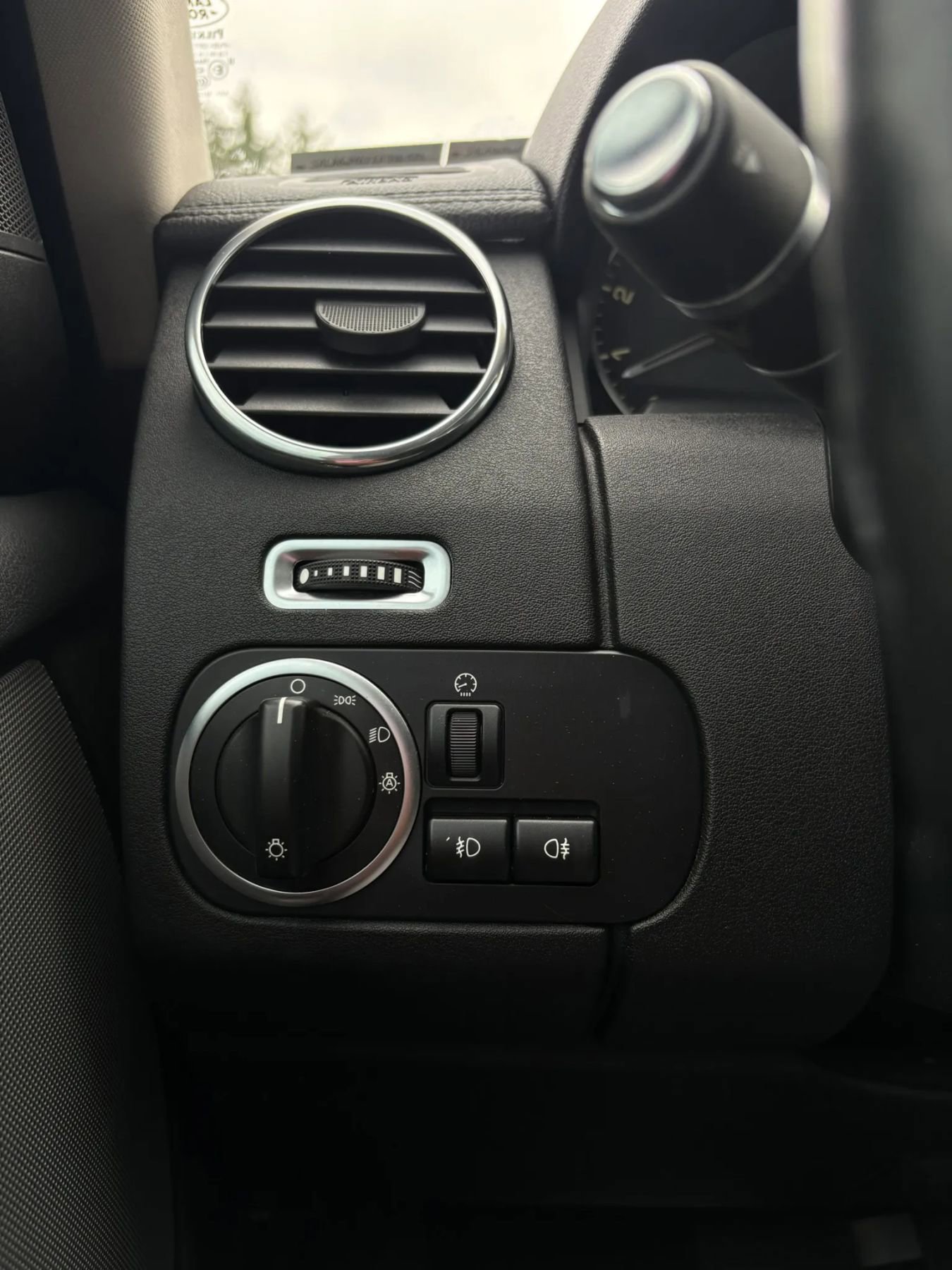 Used 2014 Land Rover LR4 HSE AWD/4WD image 38