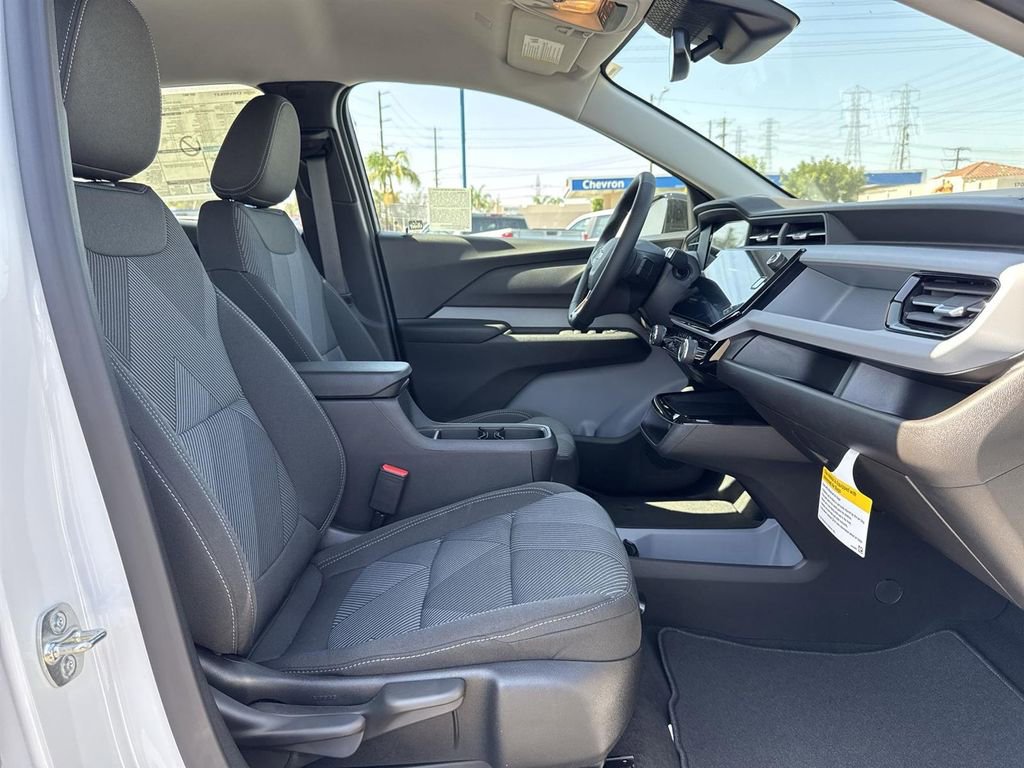 New 2027 Chevrolet Bolt LT w/ Comfort Package image 31