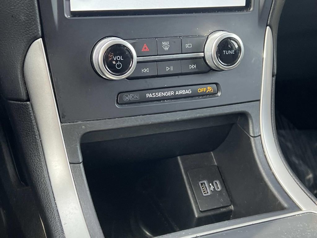 Used 2022 Ford Edge SE w/ Cargo Accessory Package image 19