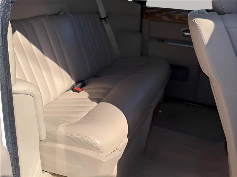 Used 2006 Rolls-Royce Phantom Sedan RWD image 54
