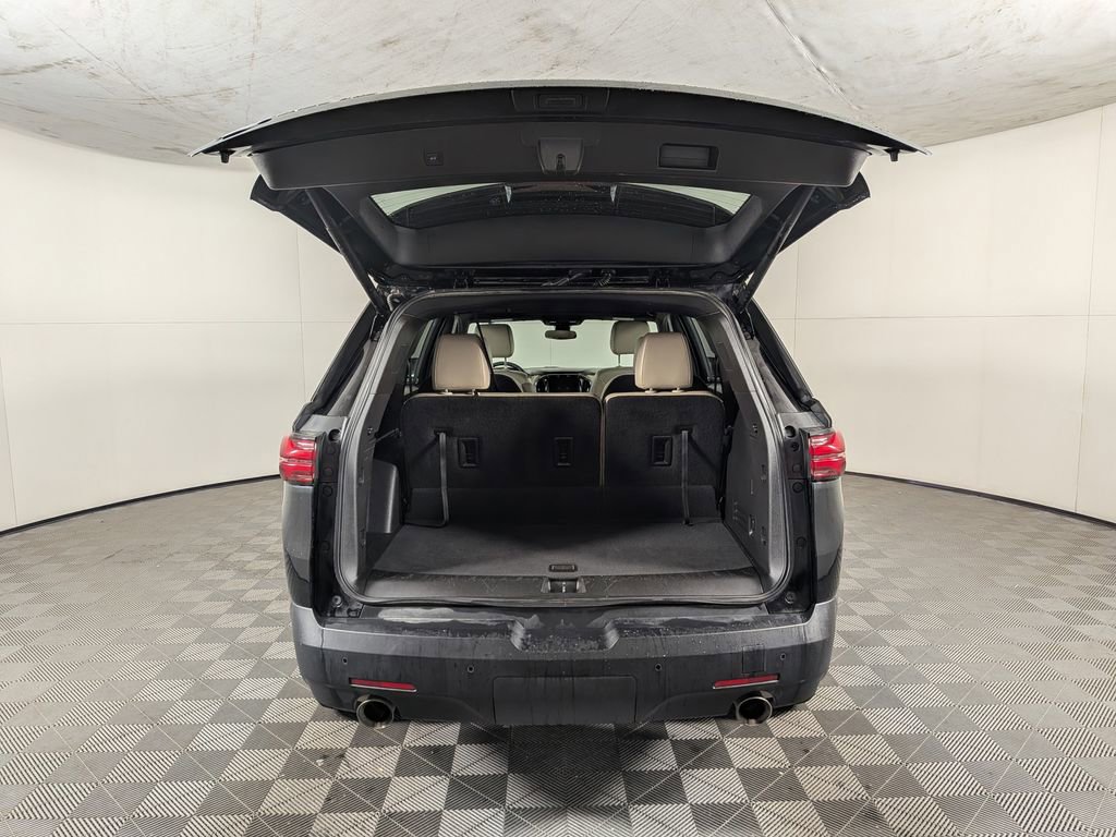 Used 2022 Chevrolet Traverse LT image 9