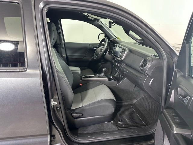 Used 2022 Toyota Tacoma TRD Sport AWD/4WD image 10