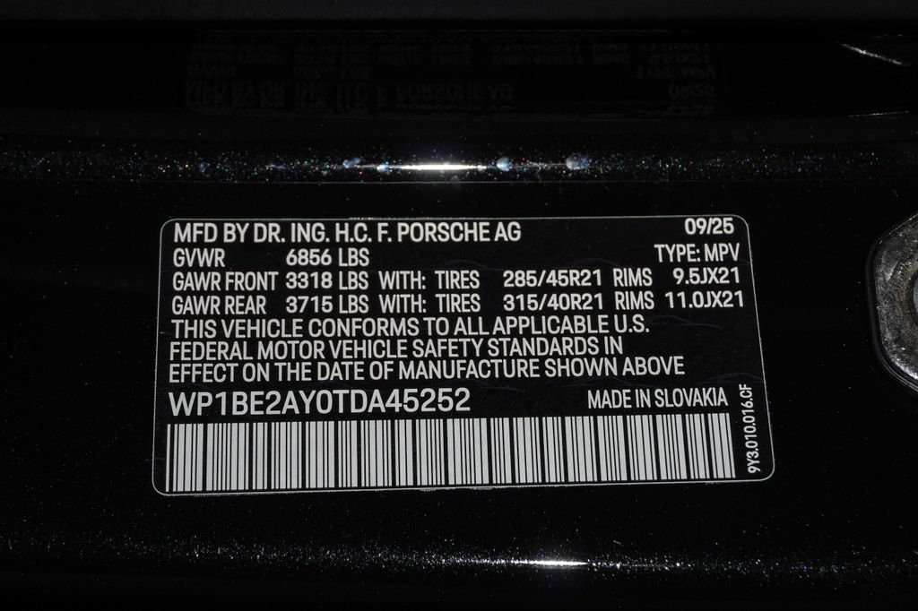 Certified 2026 Porsche Cayenne E-Hybrid Coupe AWD/4WD image 30