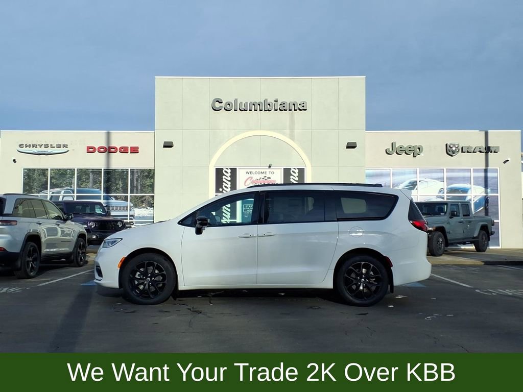 New 2026 Chrysler Pacifica Limited w/ S Appearance Package