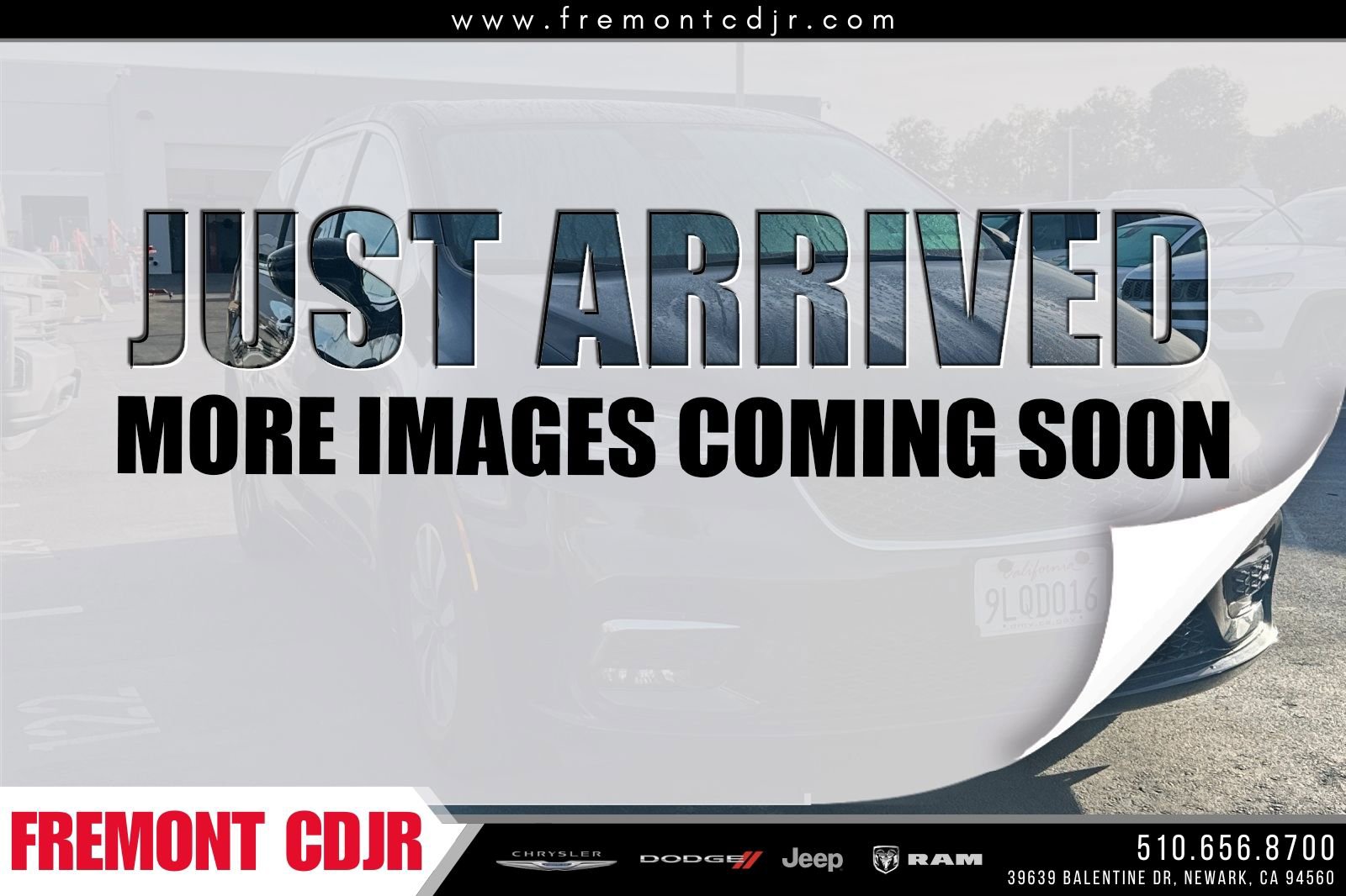 Used 2024 Chrysler Pacifica Select image 1