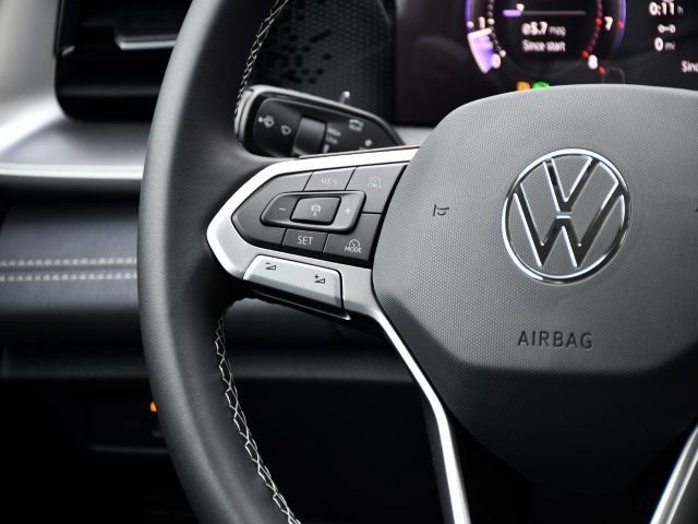 New 2026 Volkswagen Tiguan SE FWD image 21