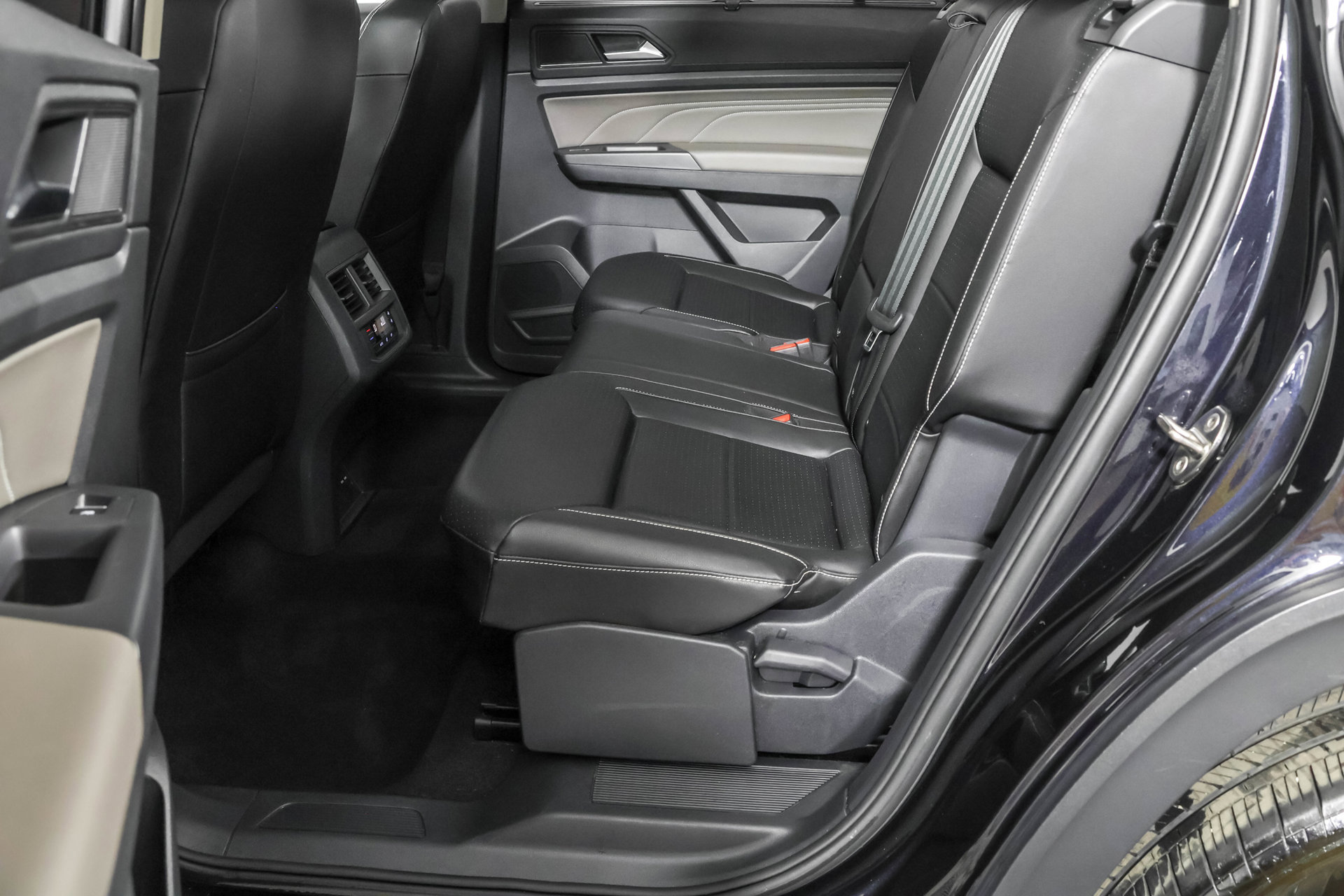Certified 2023 Volkswagen Atlas SEL AWD/4WD image 37