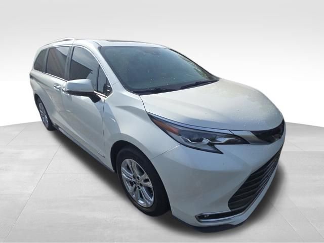 Used 2021 Toyota Sienna Platinum AWD/4WD image 9