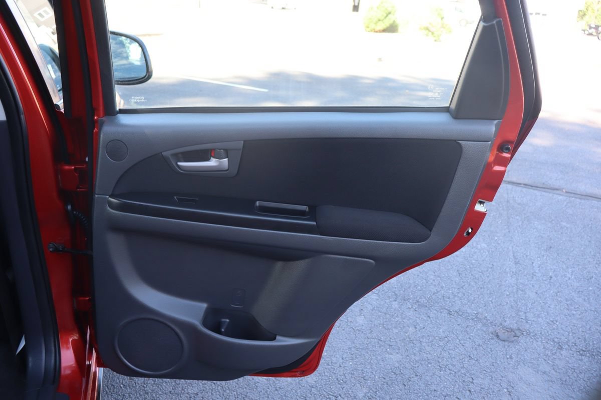 Used 2010 Suzuki SX4 Touring AWD/4WD image 25