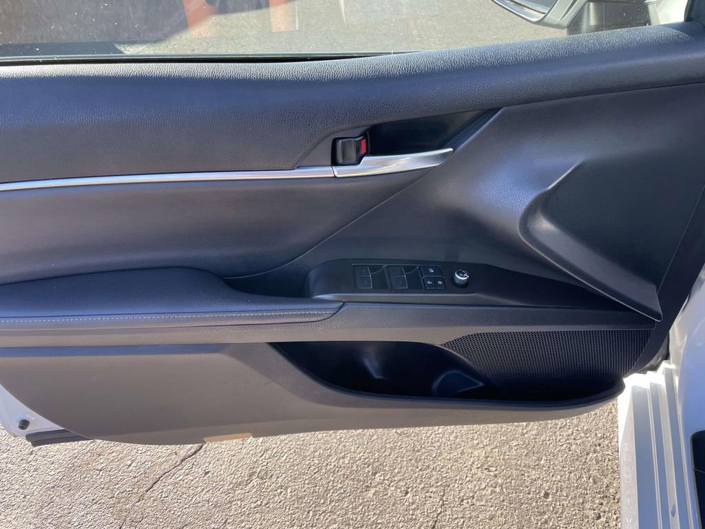 Used 2021 Toyota Camry XLE image 26