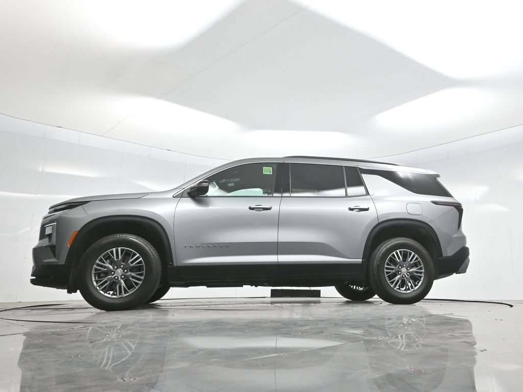 Used 2025 Chevrolet Traverse LT AWD/4WD image 7