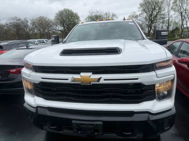 Used 2025 Chevrolet Silverado 2500 Custom w/ Custom Value Package AWD/4WD image 2