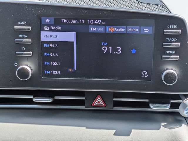 Used 2022 Hyundai Elantra SE FWD image 17