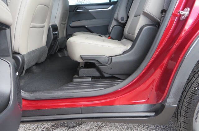 Used 2024 GMC Acadia Elevation image 13