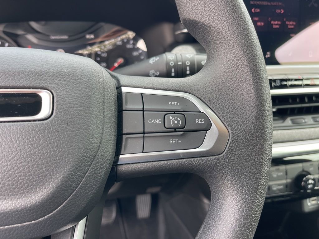 Used 2024 Jeep Compass Sport image 17