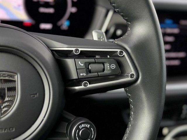 Used 2025 Porsche Cayenne Turbo image 25