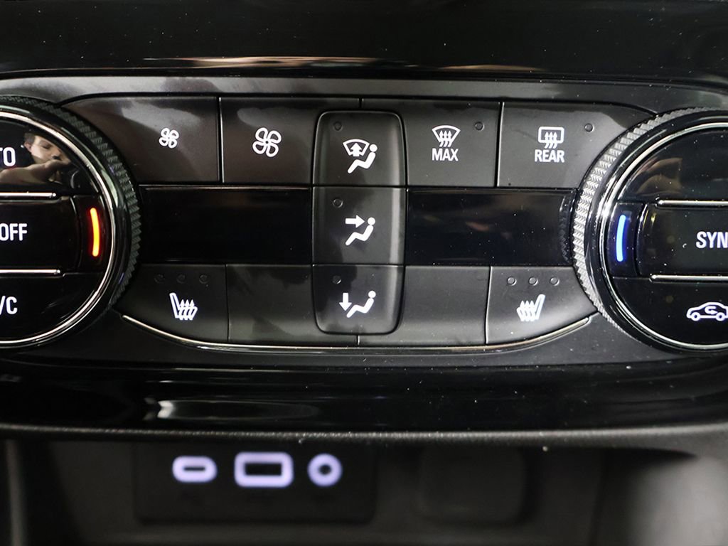 Used 2023 Buick Encore GX Select w/ Sport Touring Package image 39