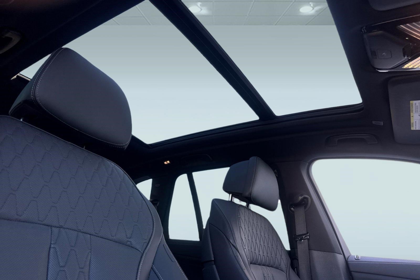 Used 2025 BMW X5 xDrive50e image 14