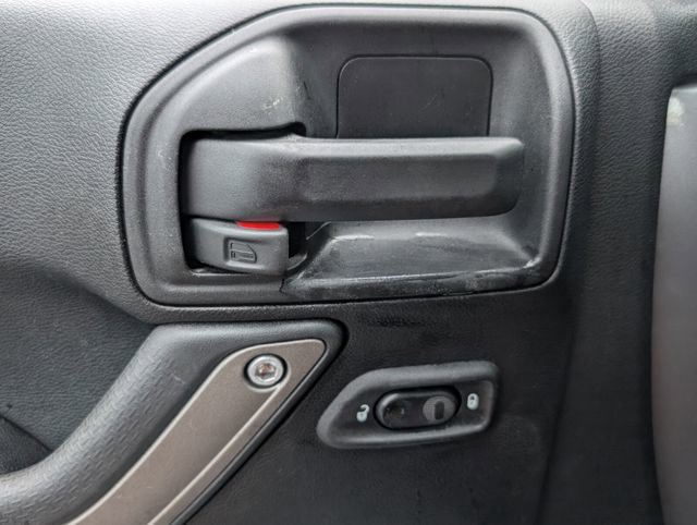 Used 2018 Jeep Wrangler Unlimited Sport S image 33