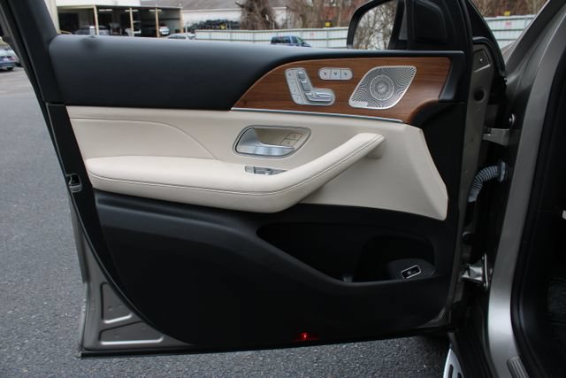 Used 2022 Mercedes-Benz GLS 450 4MATIC image 25