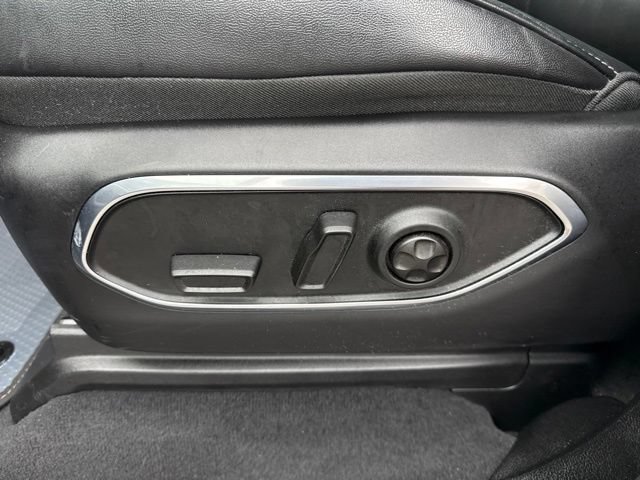 Used 2025 Jeep Wagoneer 4WD w/ Premium Group I image 13