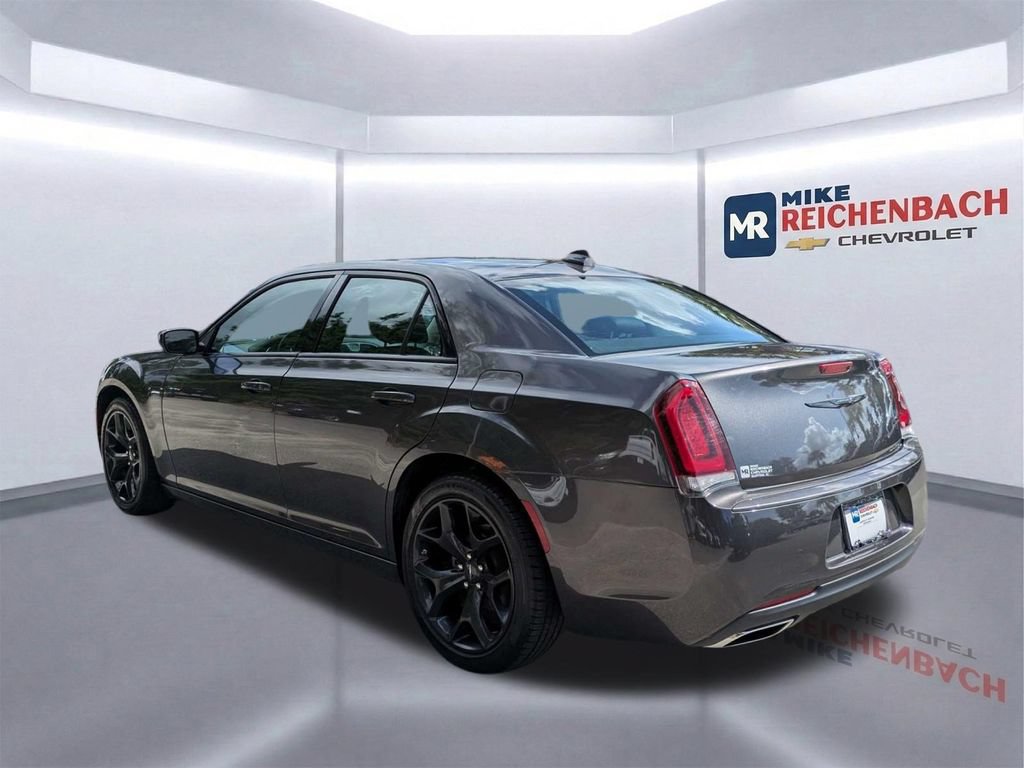 Used 2023 Chrysler 300 Touring w/ Sport Appearance Package RWD image 6