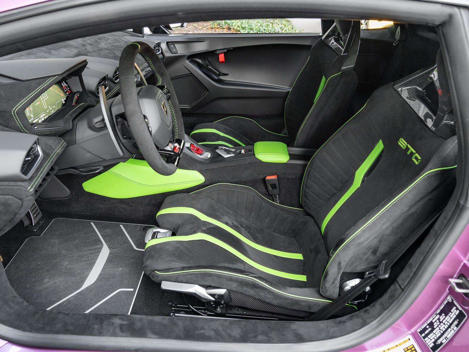 Used 2023 Lamborghini Huracan STO image 19