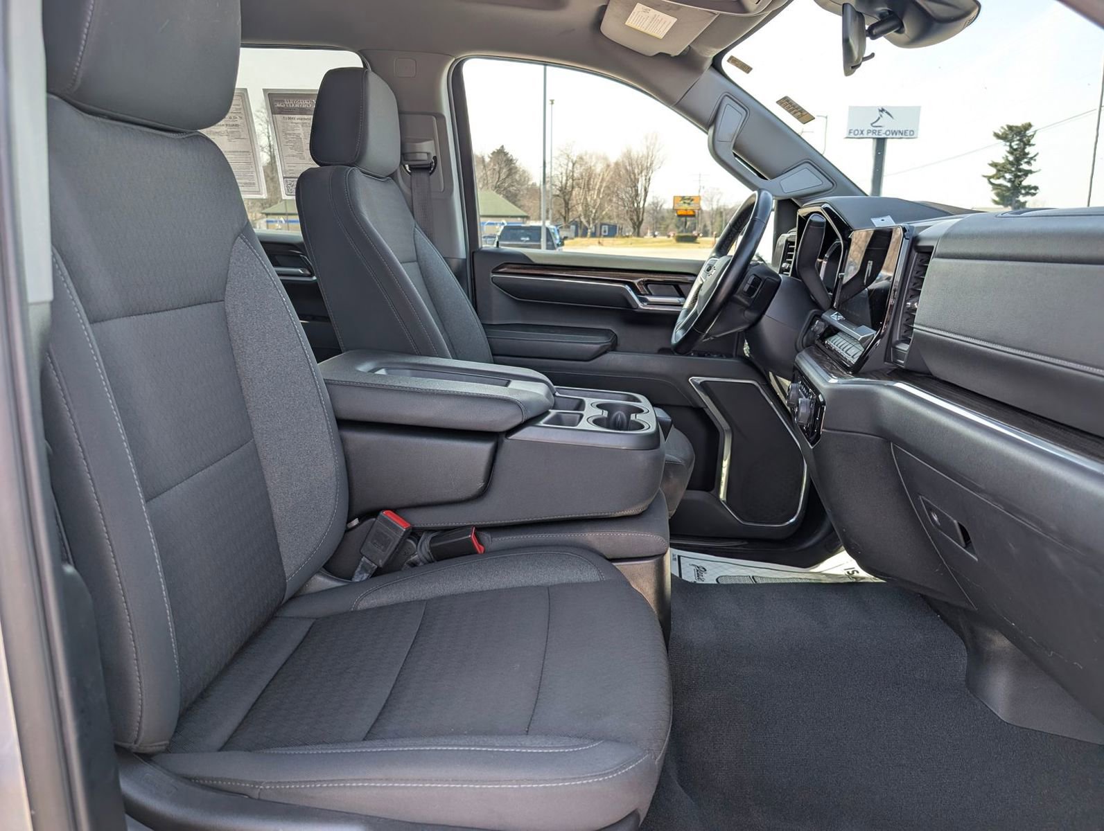 Used 2024 Chevrolet Silverado 1500 LT image 31