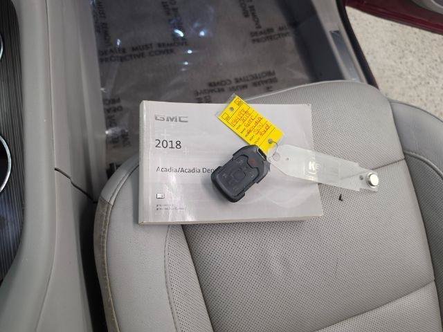 Used 2018 GMC Acadia SLT w/ LPO, Floor Liner Package AWD/4WD image 27