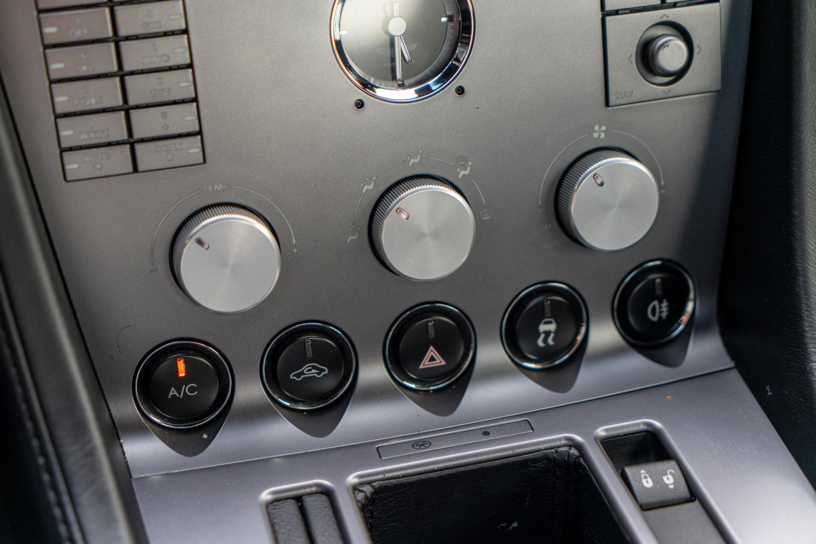 Used 2006 Aston Martin DB9 Coupe RWD image 24