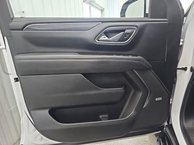 Used 2023 GMC Yukon XL SLT w/ SLT Premium Package AWD/4WD image 10