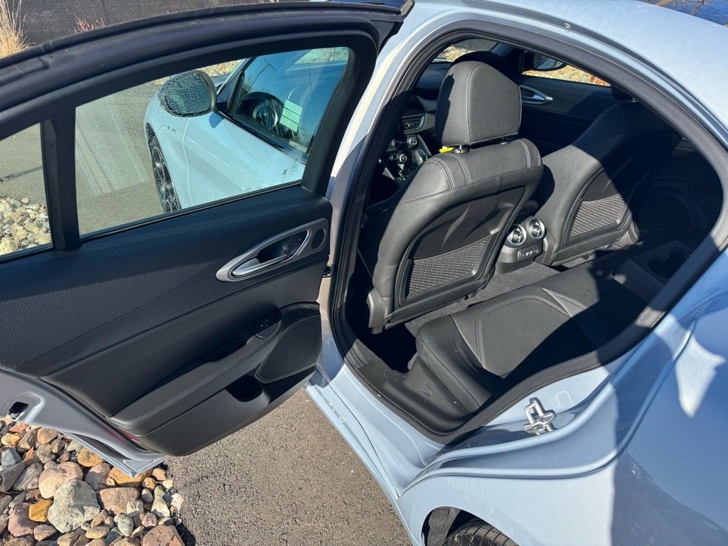 New 2025 Alfa Romeo Giulia AWD w/ Veloce Package AWD image 17