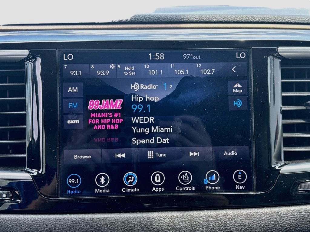 Used 2019 Chrysler Pacifica Touring-L Plus w/ Advanced Safetytec Group FWD image 16