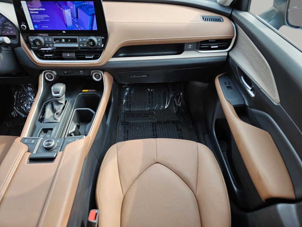 Used 2024 Toyota Grand Highlander Platinum image 4