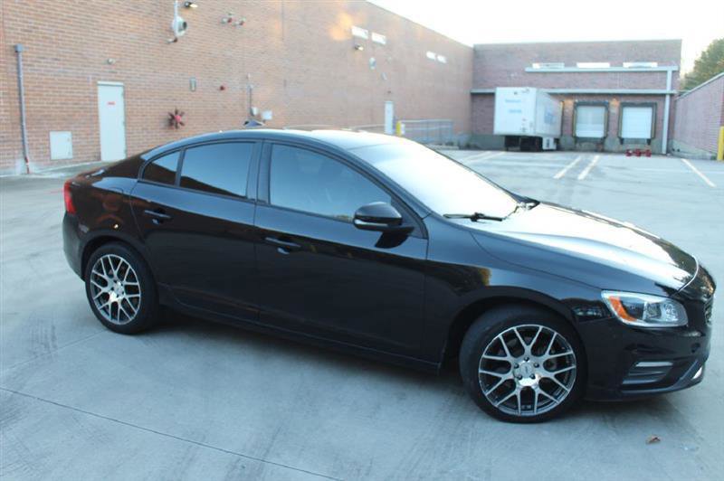 Used 2017 Volvo S60 T5 Dynamic FWD image 6