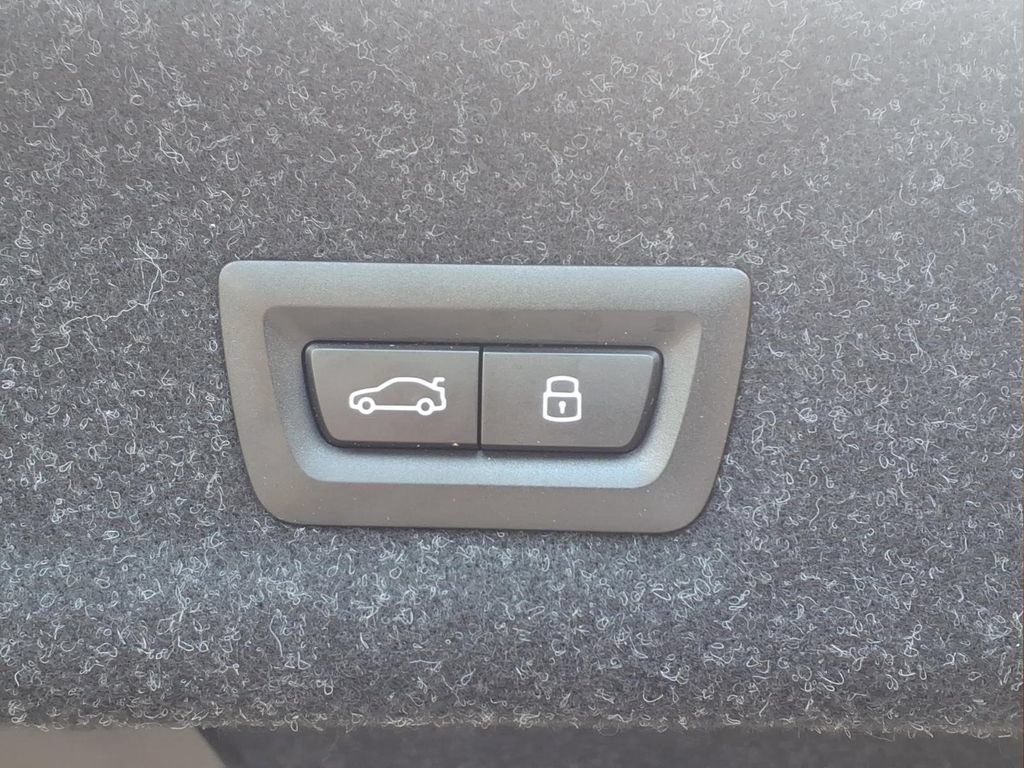 Used 2025 BMW 330i Sedan RWD image 32